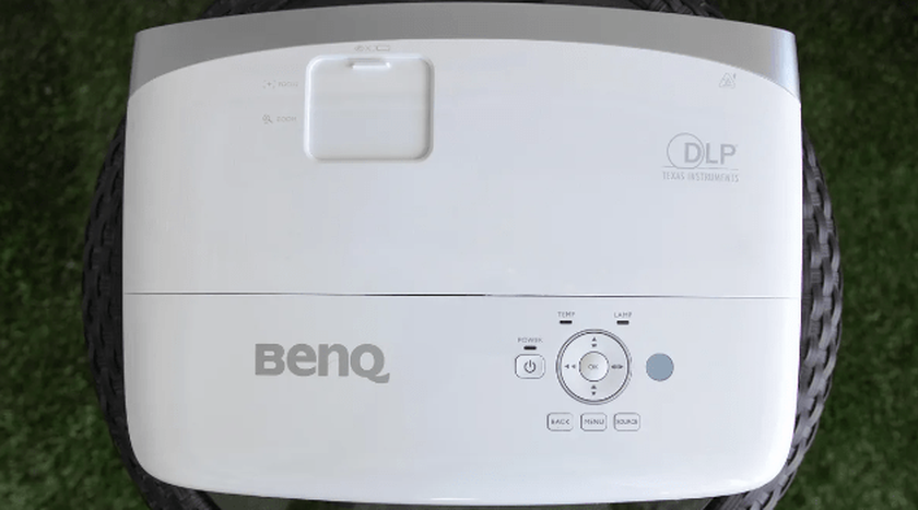 BenQ HT2050A apple projector