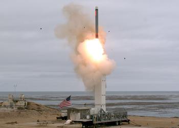 Япония ускоряет закупку 400 американских крылатых ракет Tomahawk дальностью 1600 км на сумму $1,6 млрд