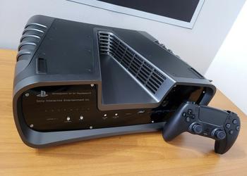 Уникальную консоль Sony PlayStation 5 продавали на eBay за 2 850 евро