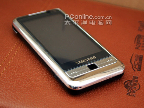 Первые качественные фотографии Samsung i900-3