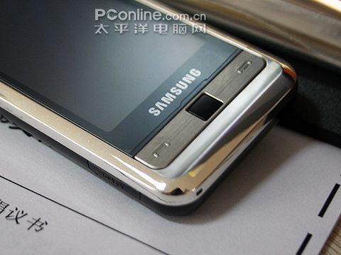 Первые качественные фотографии Samsung i900-5