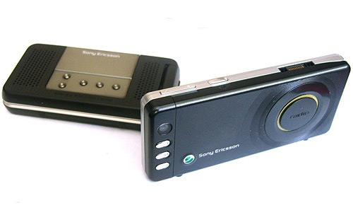 Живые фотографии телефонов Sony Ericsson R300 и R306