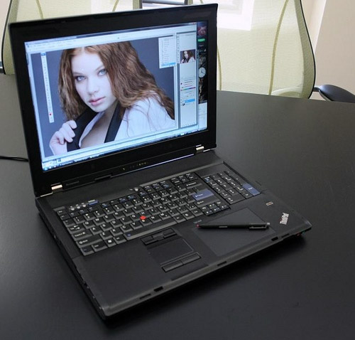 Lenovo ThinkPad W700 — ноутбук с графическим планшетом