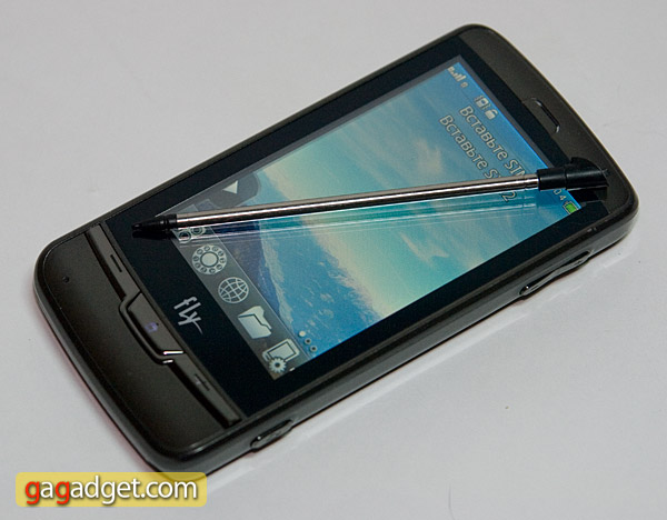 Мобильный телефон Fly E135 поступит в продажу по цене 1600 гривен