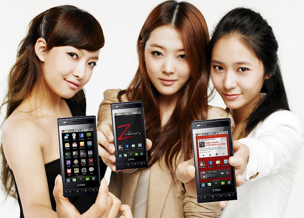 LG Optimus Z: красивый Android-смартфон с двумя аккумуляторами в комплекте