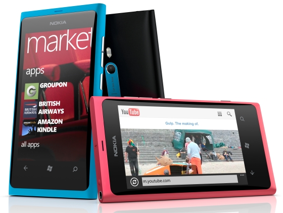 Nokia официально представила WP7-смартфоны Lumia 710 и Lumia 800  