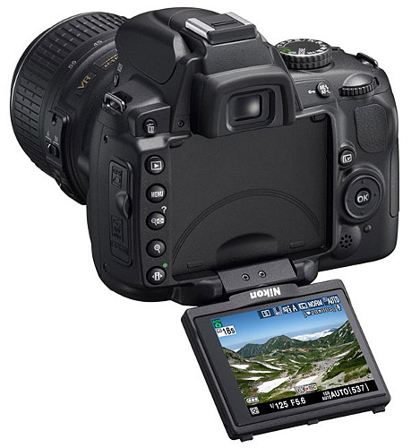 Nikon D5000: зеркалка начального уровня с поворотным экраном