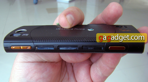 Sony Ericsson представил три новых Walkman – W302, W595 и W902 (фото и видео)-11