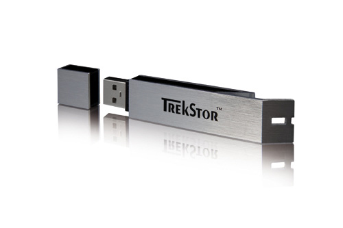 Trekstor USB Stick CO – флеш-карта, наложенная с открывалкой бутылей
