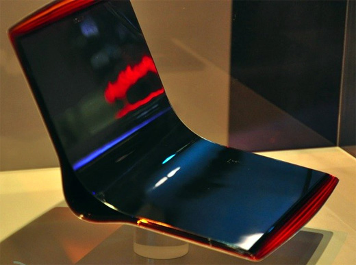 Пожалуйста, никаких фото: шпионские снимки гибкого OLED-дисплея Sony-3
