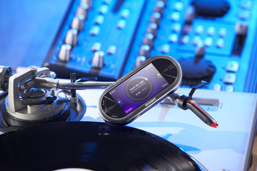 «Самсунг» BEAT DJ М7600: жидкокристаллический музыкальный телефонный аппарат удивительной формы-4