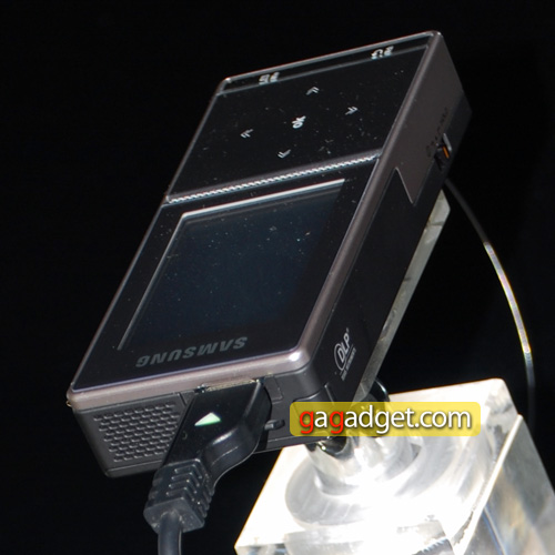 Мобильные проекторы Samsung I7410 и MBP200 своими глазами-8