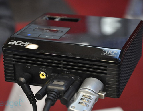 Acer K10 – миниатюрный проектор, официальная премьера на CeBIT-2