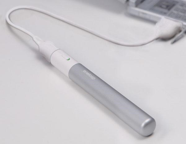 Sanyo Stick Booster: дизайнерское заправочное USB-устройство для пальчиковых батарей