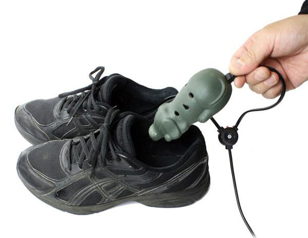 USB-сушилка для обуви организации Thanko в качестве кутят