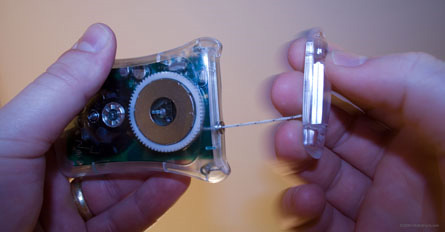 YoGen: механическое зарядное устройство для портативной техники (видео)