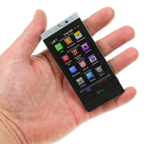 Живые снимки и дополненные характеристики сенсорного телефона LG GD880 Mini