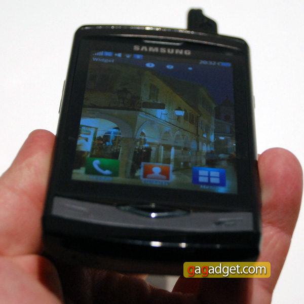 Стенд Samsung на MWC 2010 своими глазами: большой фоторепортаж-38