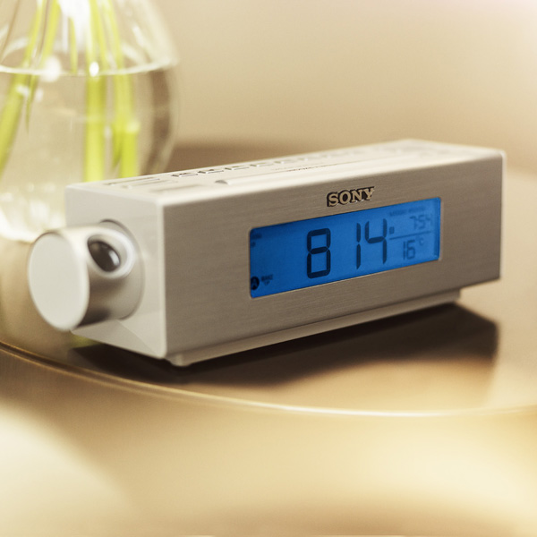 Sony ICF-C717PJ: настольный будильник с радиоприемником и проекционными часами-2