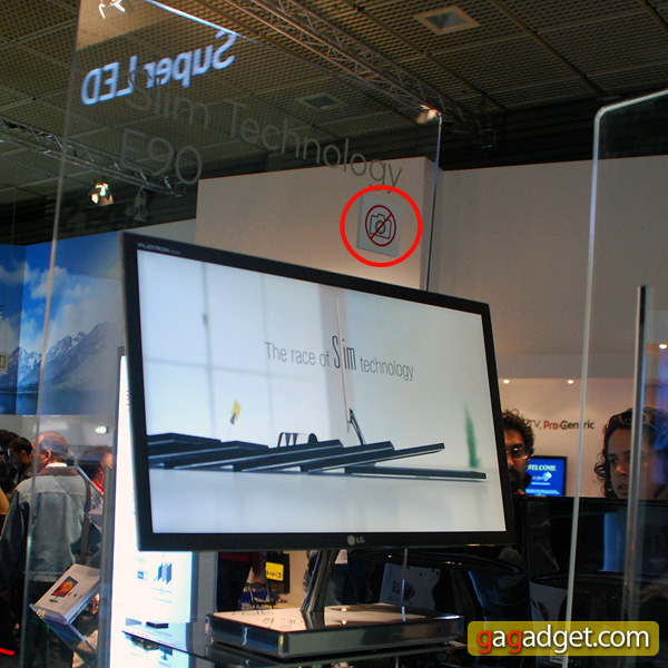 Официальный анонс и "шпионские" снимки ультратонкого монитора LG E90