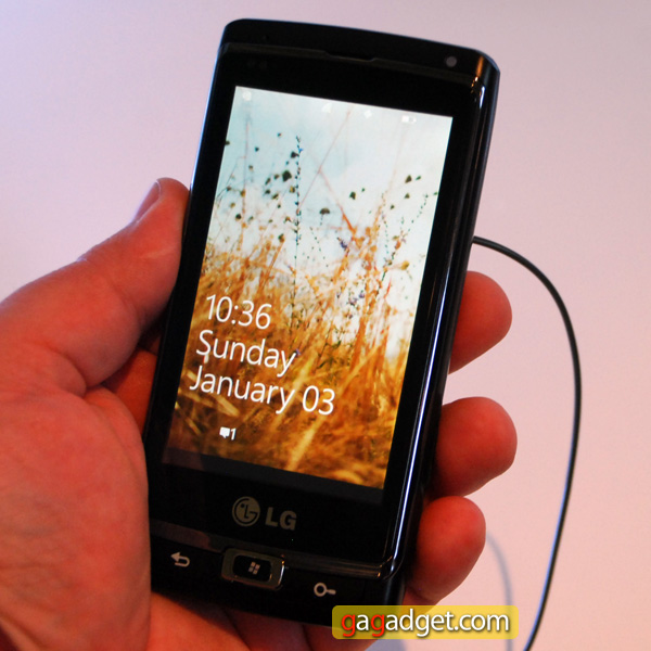 LG Optimus 7: первый официальный смартфон на Windows Phone 7-3