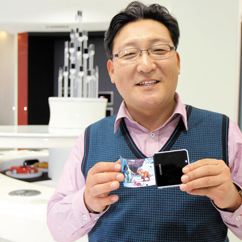 Samsung собирается продавать гибкие OLED-дисплеи уже через 3-4 года