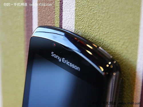 Игровой Android-смартфон Sony Ericsson XPERIA Play отснят и обмерян-9