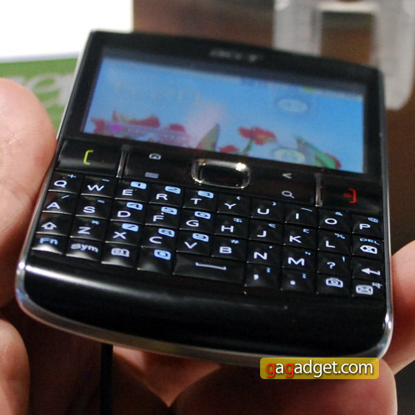 MWC 2011: Android-смартфоны Acer Iconia Smart, beTouch E210 и Liquid Mini своими глазами (видео)-17