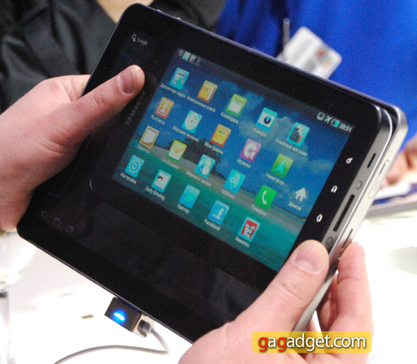 MWC 2011: Android-планшет Samsung Galaxy Pad 10.1 своими глазами-13