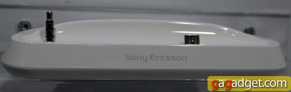MWC 2011: игровой смартфон Sony Ericsson XPERIA Play своими глазами (видео)-10