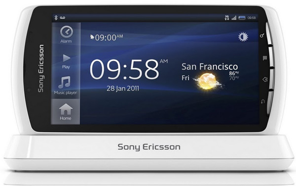 Sony Ericsson DK300: докинговая станция для XPERIA Play-4