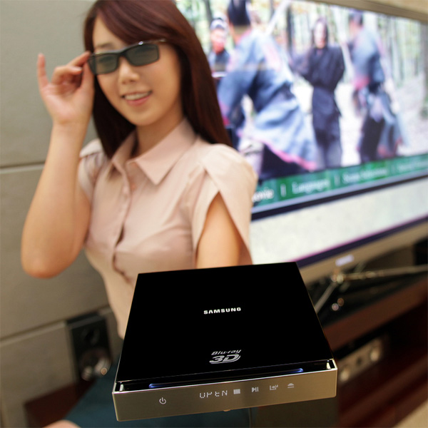Samsung BD-D7000: портативный плеер Blu-ray с поддержкой 3D-3