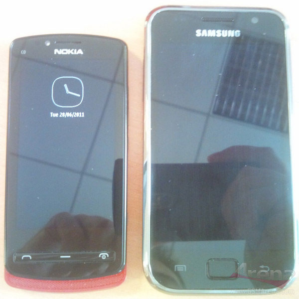 Шпионские фото Nokia 700 на Symbian Belle-3