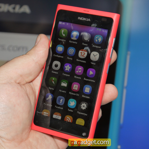 Радость со слезами на глазах: Nokia N9 своими глазами (видео)