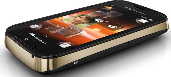 Простые сенсорные телефоны Sony Ericsson Mix Walkman и txt pro-3