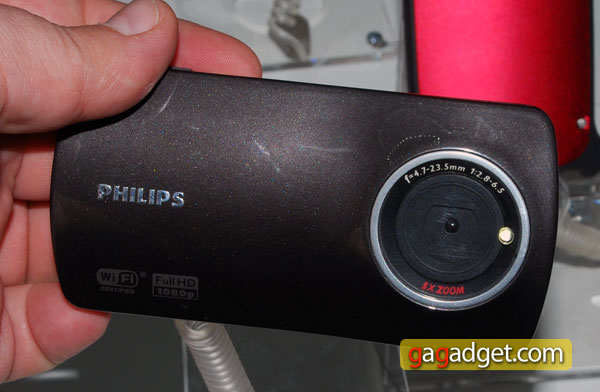 Philips представила на IFA 2011 линейку карманных FullHD-видеокамер ESee-17