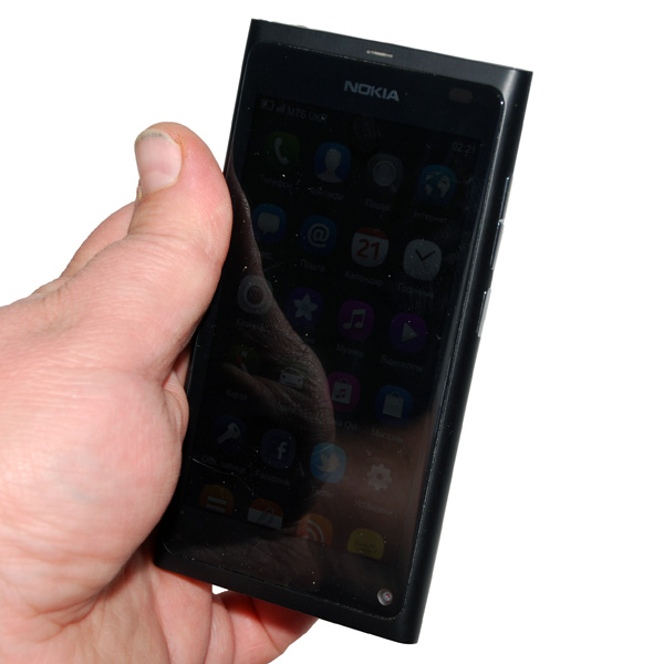 Марафон Nokia N9: внешний вид, комплектация и технические характеристики