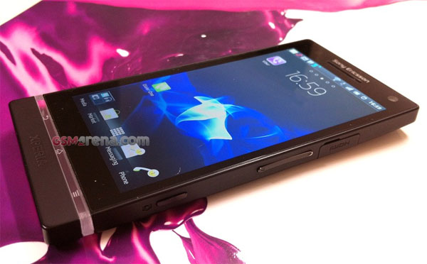 Шпионские снимки неанонсированного смартфона Sony Ericsson Arc HD-2