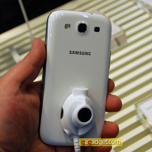 Samsung Galaxy SIII своими глазами: Galaxy Nexus на маркетинговых стероидах (добавлено видео)-12