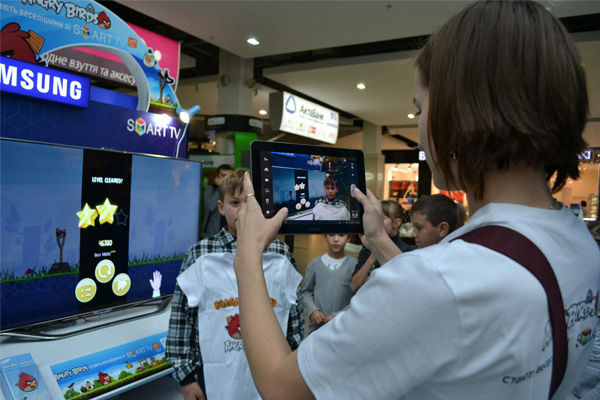 Angry Birds на телевизорах Samsung: открытые демозоны в торговых центрах Украины-6