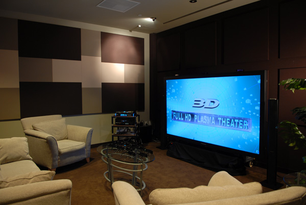 Sony продемонстрировал на IFA хозяйственный FullHD-кинотеатр с плазменным 3D-телевизором