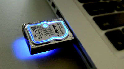 USB-флешка в виде миниатюрного жесткого диска