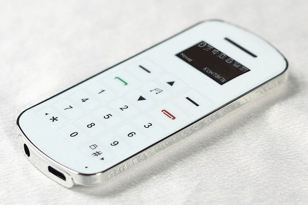 Bluetooth-гарнитура как телефон: Минифон BB-mobile micrON