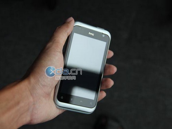 Живые фото смартфона HTC Bliss и скриншоты интерфейса HTC Sense 3.5