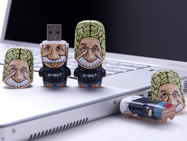 USB-флешки Emcee2 Einstein и Brainstein MIMOBOT в честь Эйнштейна