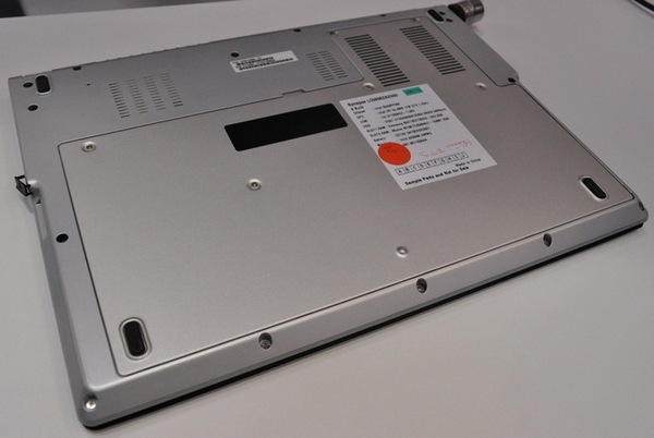 Fujitsu Lifebook UH572: ультрабук с 3G-модулем-7