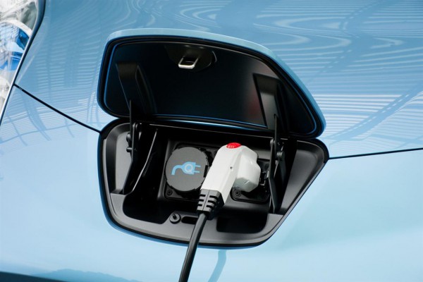В Nissan изобрели способ зарядки электромобилей за 10 минут-2