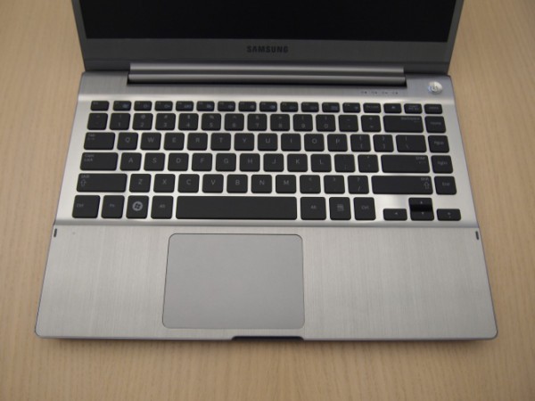 Samsung Series 7: качественный закос под MacBook Pro-6