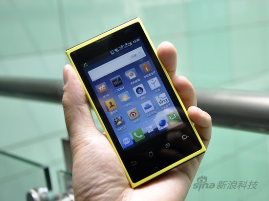 Baidu Changhong H5018: смартфон с 300 ГБ облачного пространства