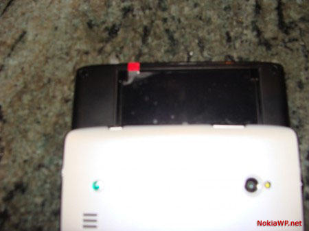 Шпионские фото раннего прототипа QWERTY-смартфона Sony Ericsson на WP7-3